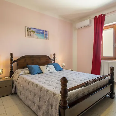 Antony House شقة